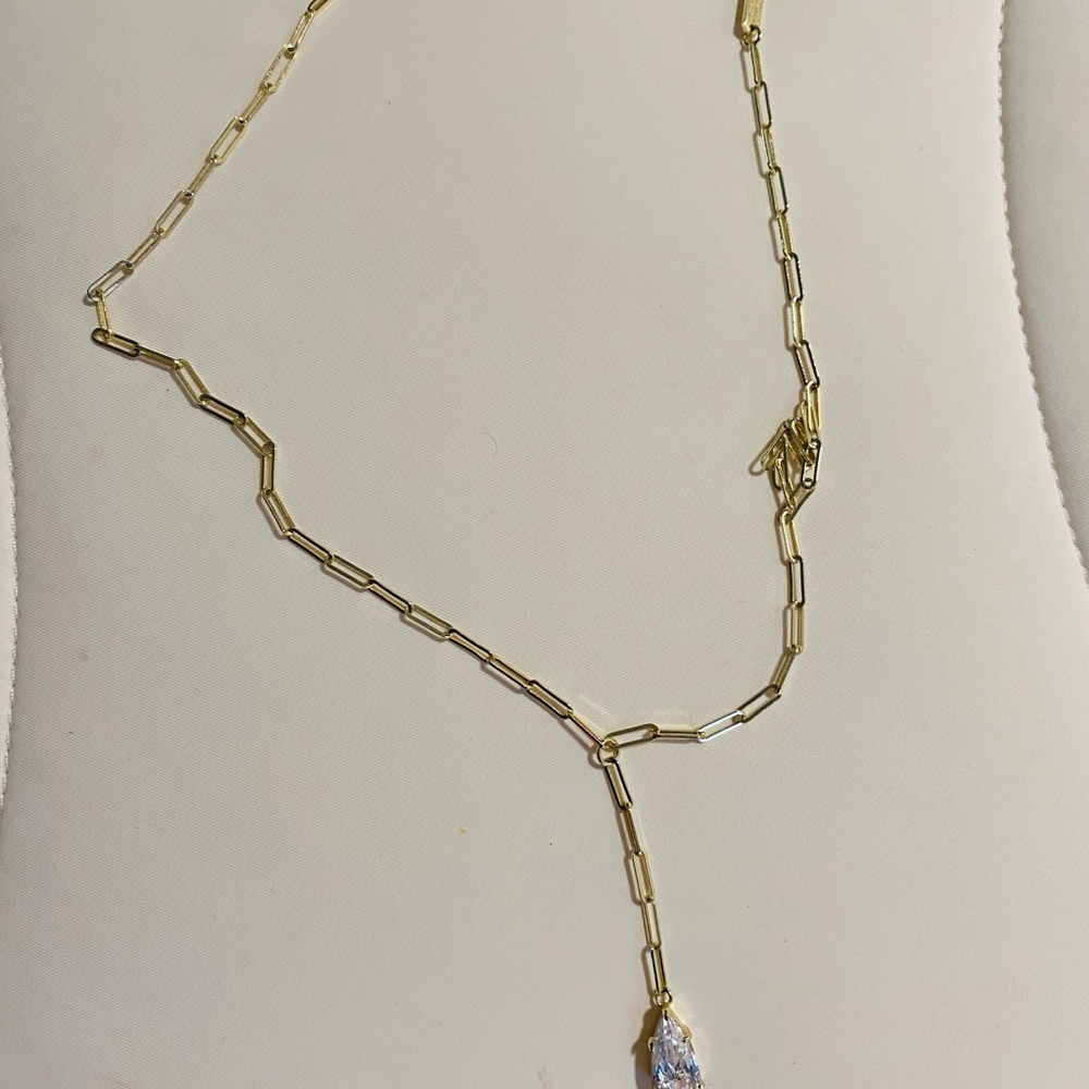 NWOT Melinda Maria Baby Samantha Teardrop Lariat
Necklace - 18K Gold Plated - Picture 5 of 6